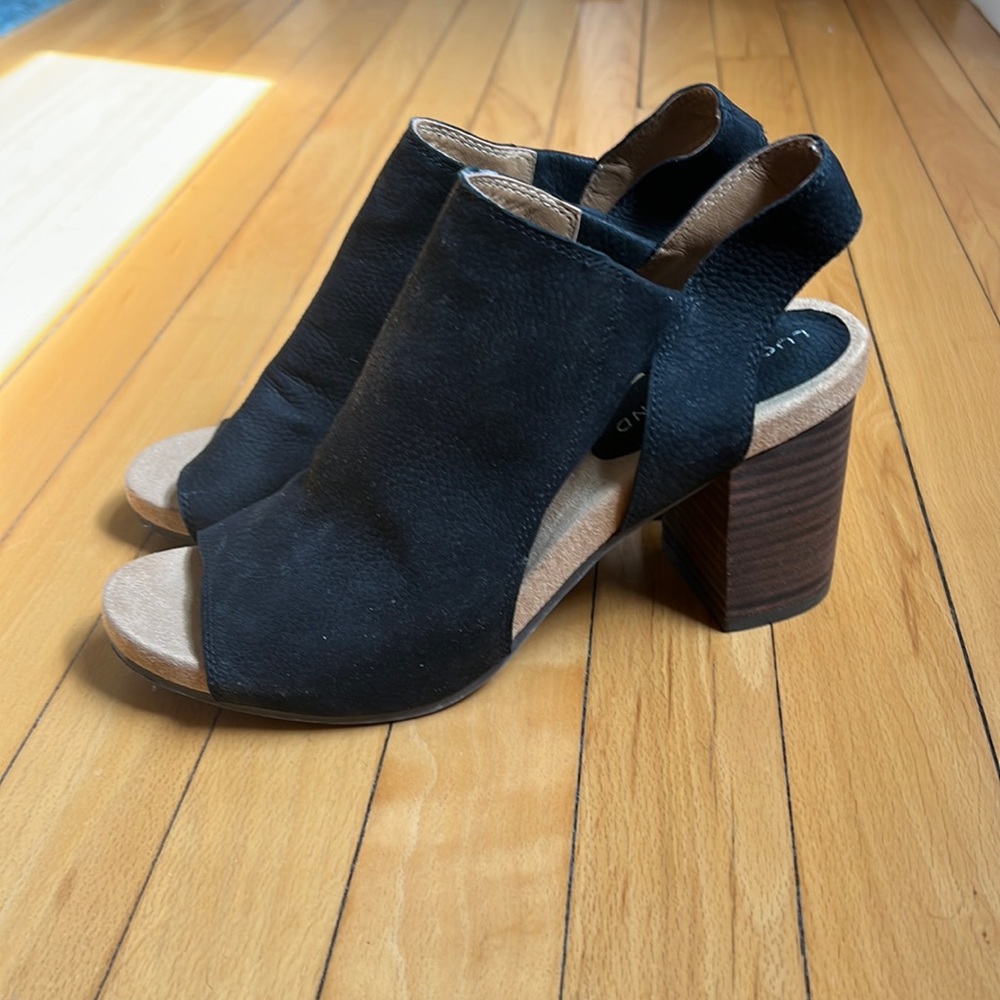 Block heels with open toe